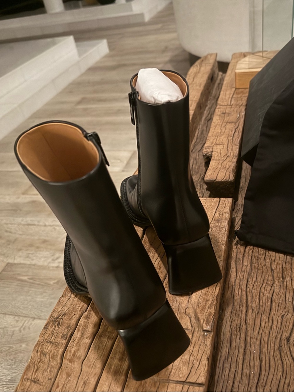 ALEXANDER WANG Women’sa Black Leather Ankle Boots - Sleek Zip Closure - Picture 4 of 17